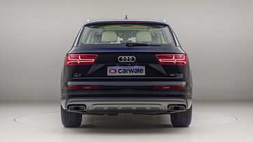 Discontinued Audi Q7 2015 Rear View