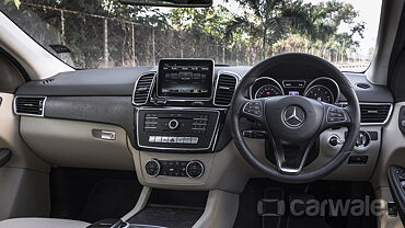 Discontinued Mercedes-Benz GLE 2015 Dashboard