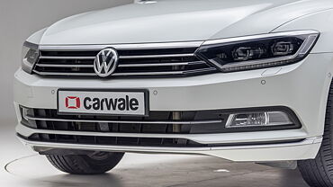 Volkswagen Passat Front View