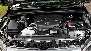 Discontinued Toyota Innova Crysta 2016 Exterior