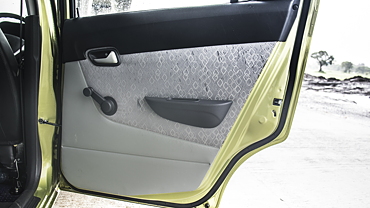 Maruti alto 800 door panel deals price