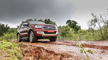 Discontinued Ford Endeavour 2016 Front View
