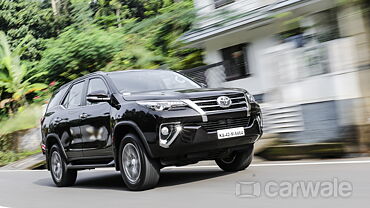 Discontinued Toyota Fortuner 2016 Exterior
