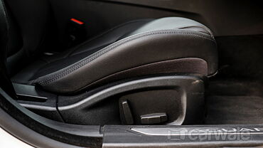 Jaguar XF Front-Seats