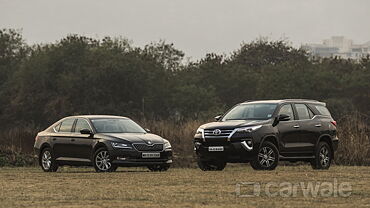 Skoda Superb Petrol Vs Toyota Fortuner Petrol