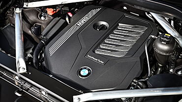 Discontinued BMW X7 2019 Engine Bay