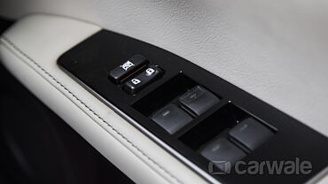 Discontinued Lexus ES 2017 Interior