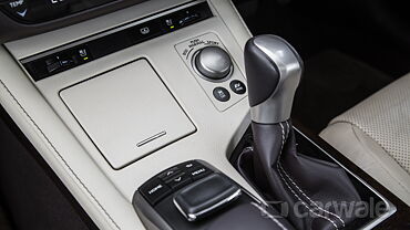 Discontinued Lexus ES 2017 Interior