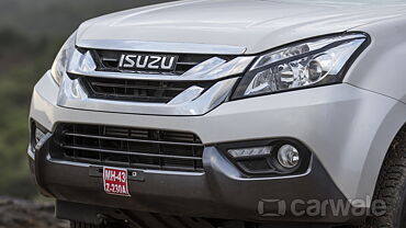 Discontinued Isuzu MU-X 2017 Front View