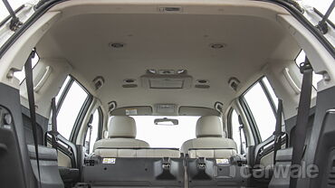 Discontinued Isuzu MU-X 2017 Interior