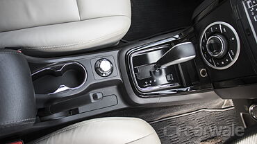 Discontinued Isuzu MU-X 2018 Interior