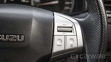 Discontinued Isuzu MU-X 2017 Interior