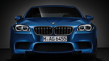 Discontinued BMW M5 2014 Front View