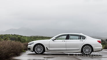 Discontinued BMW 7 Series 2016 Left Side View
