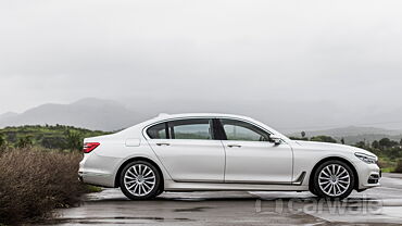 Discontinued BMW 7 Series 2019 Right Side