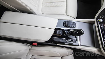 Discontinued BMW 5 Series 2017 Front-Seats