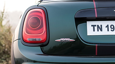 Mini cooper deals tail lamp