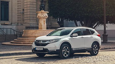 Honda CR-V Mileage (14-18 km/l) - CR-V Petrol and Diesel Mileage - CarWale