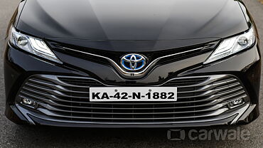 Discontinued Toyota Camry 2019 Exterior