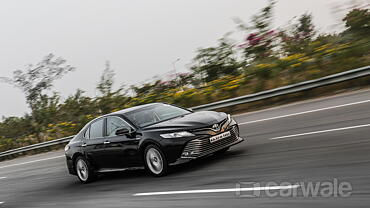 Toyota Camry Review: Pros and Cons