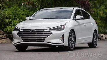 Hyundai Elantra facelift spotted in India ahead of official launch Hyundai Elantra facelift spotted in India ahead of official launch