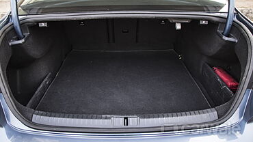 Volkswagen Passat Interior