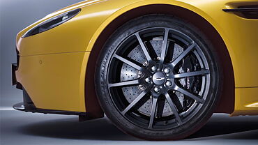 Aston Martin V12 Vantage [2010-2019] Wheels-Tyres