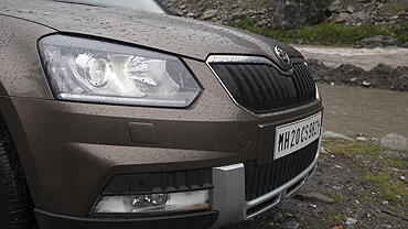 Discontinued Skoda Yeti 2014 Front View