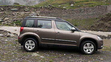 Discontinued Skoda Yeti 2014 Right Side