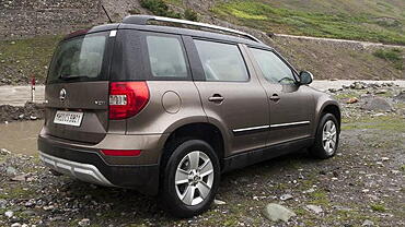 Skoda Yeti [2014-2015] Right Side