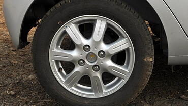 Discontinued Chevrolet Beat 2014 Wheels-Tyres