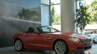Discontinued BMW Z4 2013 Right Front Three Quarter