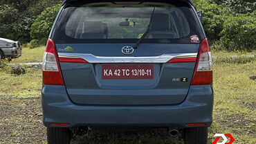 Discontinued Toyota Innova 2013 Rear View