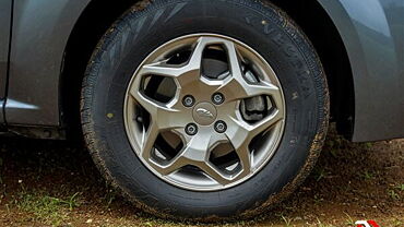Mahindra Verito Vibe CS Wheels-Tyres