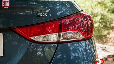 Discontinued Hyundai Elantra 2012 Tail Lamps