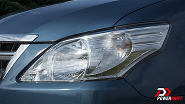 Discontinued Toyota Innova 2013 Headlamps