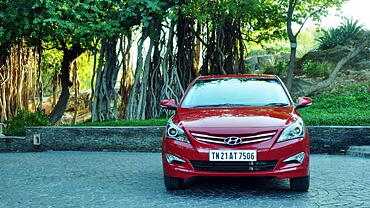 Discontinued Hyundai Fluidic Verna 4S 2015 Front View