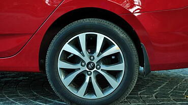 Discontinued Hyundai Fluidic Verna 4S 2015 Wheels-Tyres
