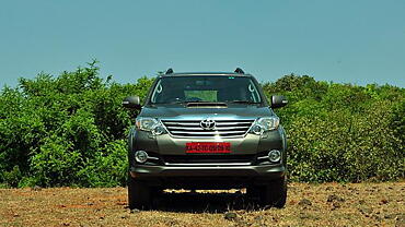 Toyota Fortuner [2012-2016] Front View