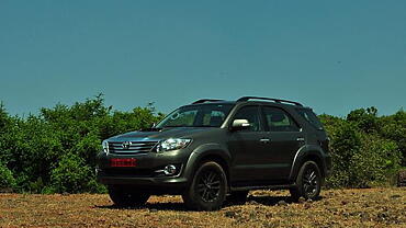 Discontinued Toyota Fortuner 2012 Left Front Three Quarter