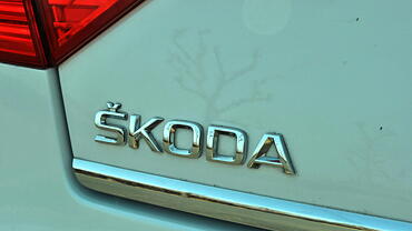 Discontinued Skoda Superb 2014 Rear View