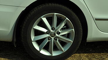 Discontinued Skoda Superb 2014 Wheels-Tyres