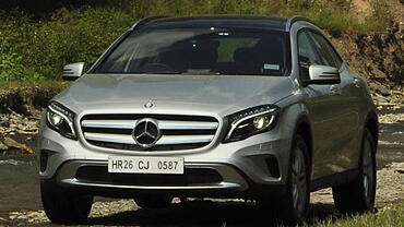 Discontinued Mercedes-Benz GLA 2014 Front View