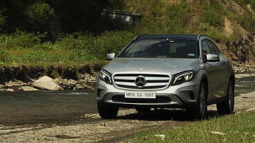 Discontinued Mercedes-Benz GLA 2014 Front View