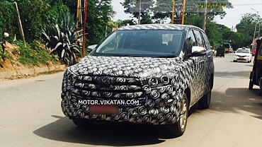 2016 Toyota Innova spied testing