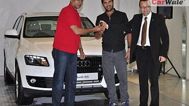 Audi India presents Yuvraj Singh with an Audi Q5