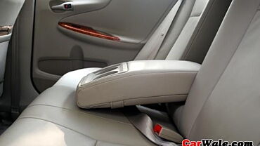 Discontinued Toyota Corolla Altis 2011 Interior