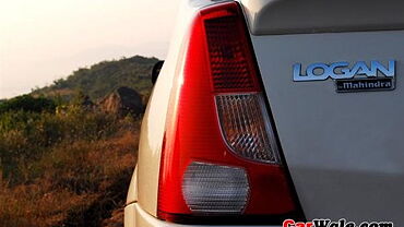 Mahindra-Renault Logan [2009-2011] Tail Lamps