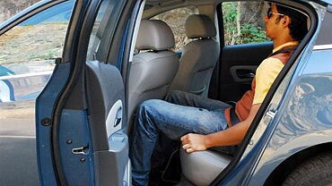 Chevrolet Cruze [2009-2012] Rear Seat Space