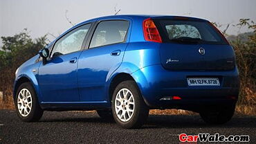 Fiat Punto [2011-2014] Left Rear Three Quarter